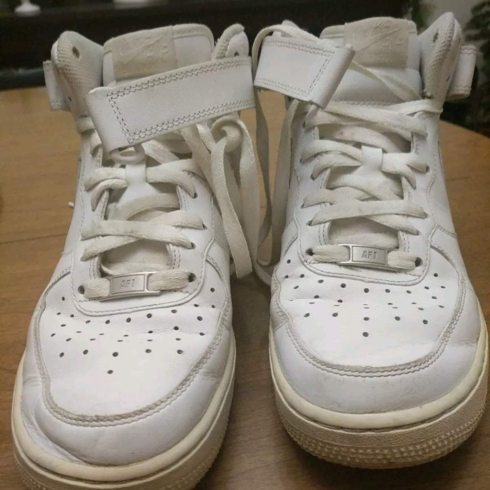 MENS SIZE 8.5 NIKE AIR FORCE 1 MID '7 BASKETBALL S